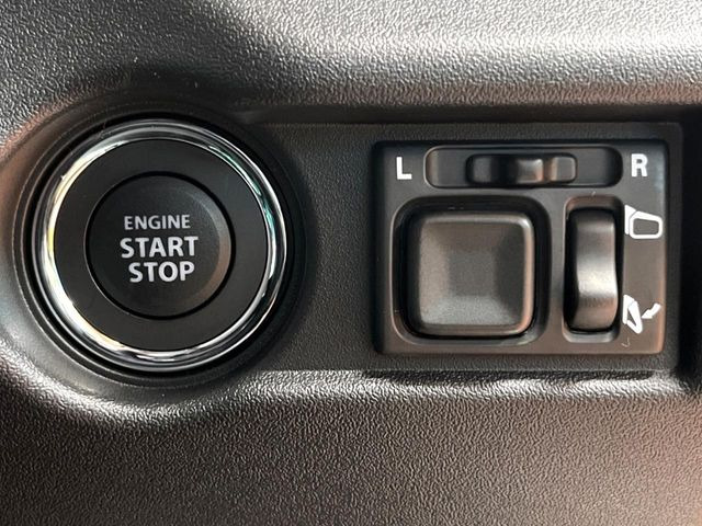 �y�L�[���X�X�^�[�g�V�X�e���z�J�o����|�P�b�g�ɓ��ꂽ�܂܂ł��h�A�̎{���E�������\�ȃX�}�[�g�L�[�𑕔��B�G���W���̃I���E�I�t�����J�M�����o���K�v����������Ƃ��Ă��֗��ł���