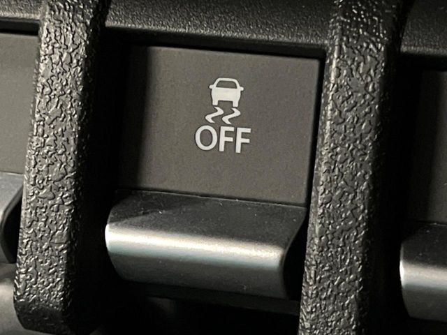 �y������h�~���u�z�ԗ��̉���������m����ƁA�����I�Ɏԗ��̐i�s������ۂ悤�Ɏԗ��𐧌䂵�܂��B�J�̓��ȂǊ���₷���H�ʏ󋵂ł����S�ȉ^�]���\�ł��B