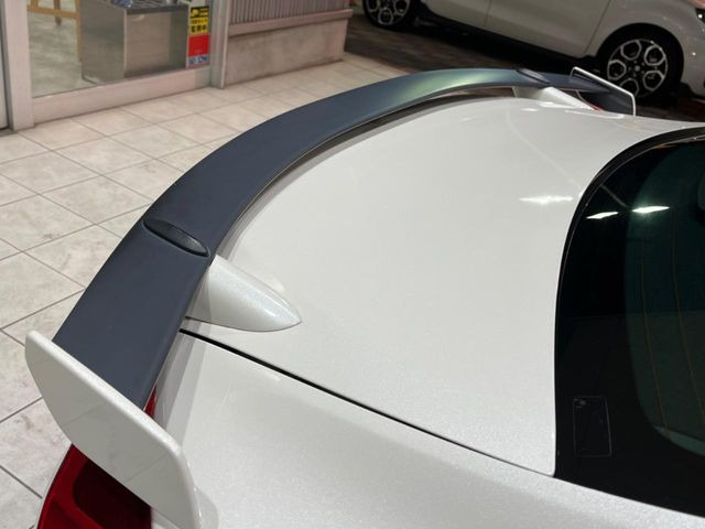 �y�����X�|�C���[�z�X�|�[�c�J�[�炵�����O�b�ƈ�������^�����X�|�C���[�𑕒��􍂑����s���̃X�^�r���e�B(���s���萫)����ɖ𗧂��܂��B