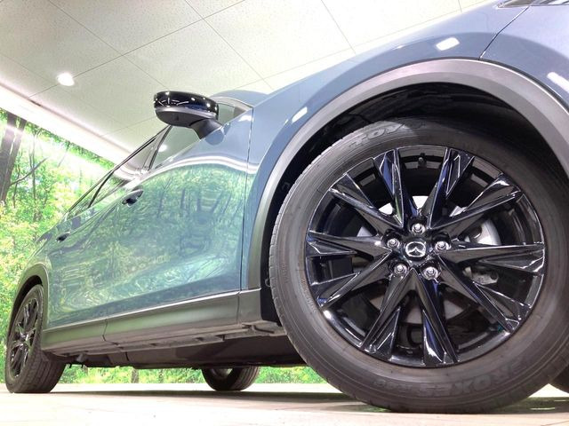 【純正19インチアルミホイール】外観にマッチした純正アルミホイールを装着しております。各種社外アルミホイールや、スタッドレスタイヤも取扱いしております。是非ご相談ください♪