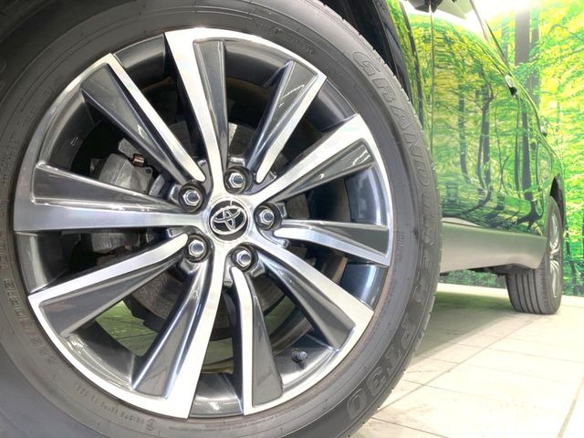 �y����18�C���`�A���~�z�C�[���z�O�ςɃ}�b�`���������A���~�z�C�[���𑕒����Ă���܂��B�e��ЊO�A���~�z�C�[����A�X�^�b�h���X�^�C�����戵�����Ă���܂��B���񂲑��k����������