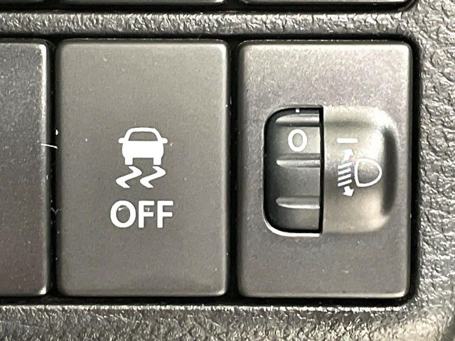 �y������h�~���u�z�ԗ��̉���������m����ƁA�����I�Ɏԗ��̐i�s������ۂ悤�Ɏԗ��𐧌䂵�܂��B�J�̓��ȂǊ���₷���H�ʏ󋵂ł����S�ȉ^�]���\�ł��B