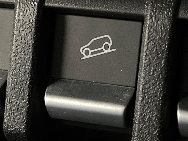 �y�_�E���q���A�V�X�g�z�}�ȍ⓹������Ƃ��Ɏ����Ńu���[�L�𐧌�A���̒ᑬ�x��ۂ��܂��B�ᓹ�∫�H�ȂǊ���₷���H�ʂ̉����ł��^�C�������b�N���Ȃ�������S!�n���h������ɏW���ł��܂�!