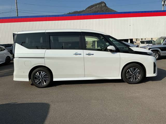 セレナ1.4 e-POWER ハイウェイスターV