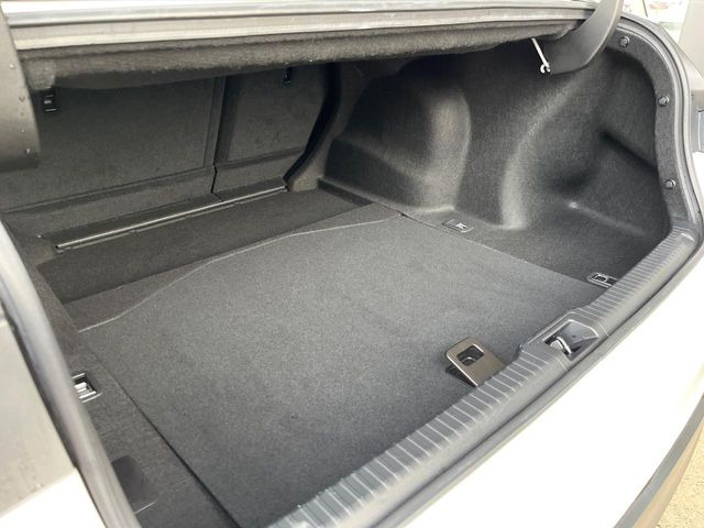 ���i�̂���������ʋ΁A���}���ɏ\���ȉ׎��X�y�[�X���m�ۂ��Ă���܂��B