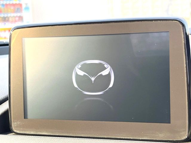 �y�}�c�_�R�l�N�g�i�r�z�ԓ��̕��͋C�Ƀ}�b�`������̌^�^�C�v�̃i�r�B�e����q�ݒ��Bluetooth�Đ����A�l�X�ȋ@�\���y���߂܂��B�����I�ȃ_�C�������삪�\�ŁA�g��������ǍD�ł��B