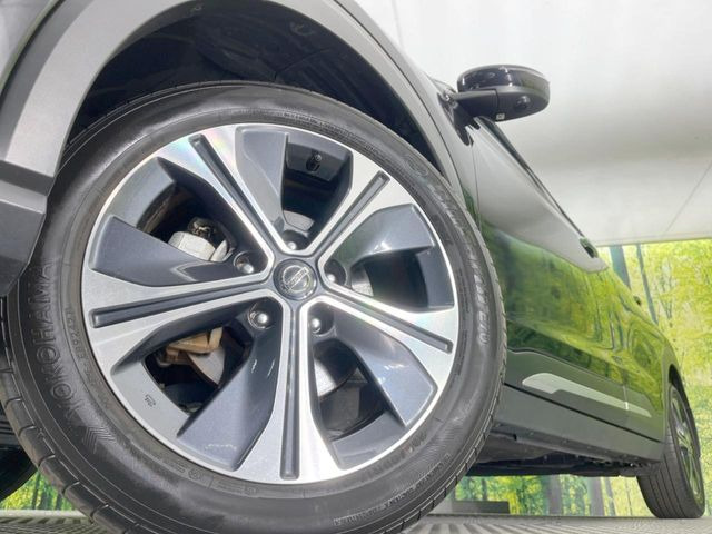 【純正アルミホイール】外観にマッチした純正アルミホイールを装着しております。各種社外アルミホイールや、スタッドレスタイヤも取扱いしております。是非ご相談ください♪