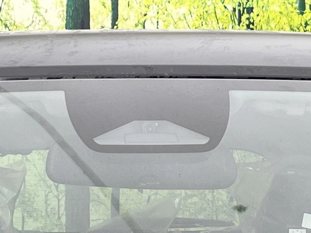 �y�z���_�Z���V���O�z���s���ɑO���̎ԗ�����F�����A�Փ˂������Ȏ��͌x��ƃu���[�L�ŏՓˉ���Ɣ�Q�y�����A�V�X�g�B�����S�Ƀh���C�u�����y���݂��������܂��B