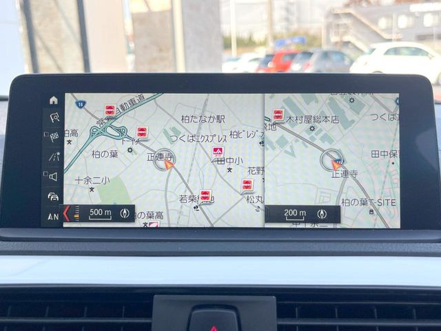 ��BMW�����i�r:��̊��̂���i�r�́A����������ԓ������o���Ă���܂��BBluetooth�Đ��ȂǃI�[�f�B�I�@�\���[�����Ă���܂��̂ŁA�^�]�����y���߂܂���