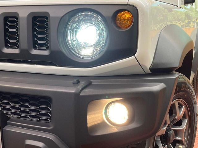 �yLED�w�b�h���C�g�z���V����ԑ��s�����ǍD�Ȏ��E���m�ۂ����S���ĉ^�]�ł��鍂�P�xLED�w�b�h���C�g�𑕔�!�_�����x�������A����d�͂��}�����Ă��܂��B