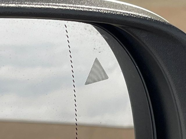 ���u���C���h�A�V�X�g�Z���T�[:���p����̎Ԃ����m���A�h���C�o�[���Ԑ��ύX���s���ۂɁA�x�����Ƌ��ɒ��ӂ𑣂��Ă������S�x���@�\�ł�!