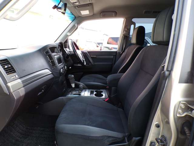 �N���J��SUV�̂ق��ɂ��A���t�@�[�h�E�G���O�����h�E�Z���i�E�X�e�b�v���S���E���H�N�V�[�E���F���t�@�C�A�E�I�f�b�Z�C�E�A���Ԃ��|���V�F�J�C�G�� �~�j�N���X�I�[�o�[�I�[��4 �L���v�e�B�o���݌ɂ��Ă���܂�