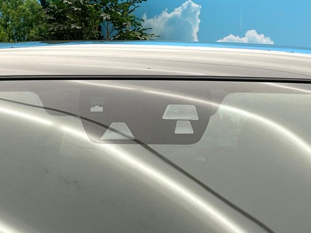 �y�X�}�[�g�V�e�B�u���[�L�T�|�[�g�z�ᑬ���s���ɑO���̎ԗ�����F�����A�Փ˂������Ȏ��͌x��ƃu���[�L�ŏՓˉ���Ɣ�Q�y�����A�V�X�g�B�����S�Ƀh���C�u�����y���݂��������܂��B