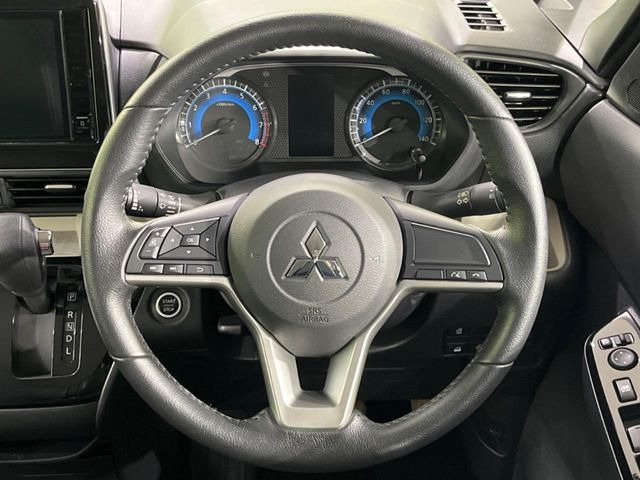 �y�����v�����X�e�A�����O�z�㎿�Ȋv���g�p���邱�ƂŁA��ɂ����������݂ƂĂ��^�]���₷���n���h���ł���