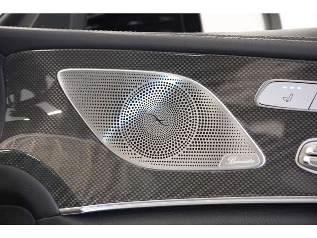 �u�����X�^�[3D�T���E���h�V�X�e�����ڂňړ���Ԃ��㎿�ȋ�Ԃւƕς��Ă���܂��B