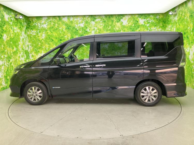 セレナ1.2 e-POWER ハイウェイスターV