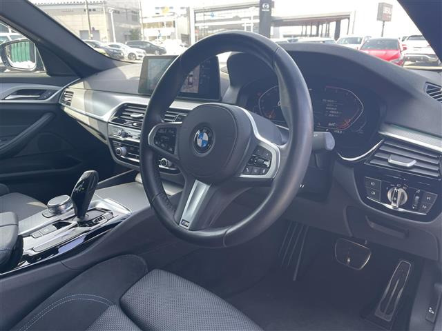 5シリーズセダン523d xドライブ Mスピリット 4WD