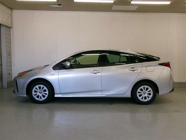 プリウス1.8 S E-Four 4WD