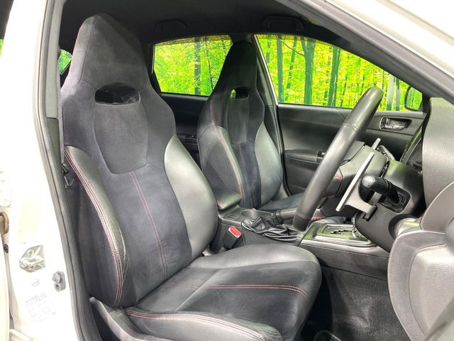 �y�n�[�t���U�[�V�[�g�z�������ƍ���S�n�𗼗������l�C�̃V�[�g���w�ʁE���ʂ̃t�@�u���b�N�f�ނ́A�ʋC���̗ǂ��⊊��ɂ����ɗD��Ă��܂��B�C���╞���ɍ��E���ꂸ���K�ɂ���肢�������܂��B