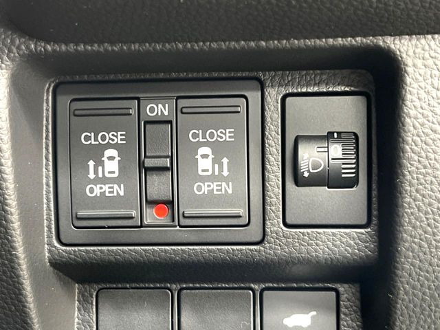 �y�����p���[�X���C�h�h�A�z�X�}�[�g�L�[��^�]�Ȃ̃X�C�b�`�Ō�ȗ����X���C�h�h�A�̊J���\���d��������͂����ăh�A���J����K�v�������A�����Ȃ��q�l�ł��ȒP�ɊJ���߂ł����K�ł���