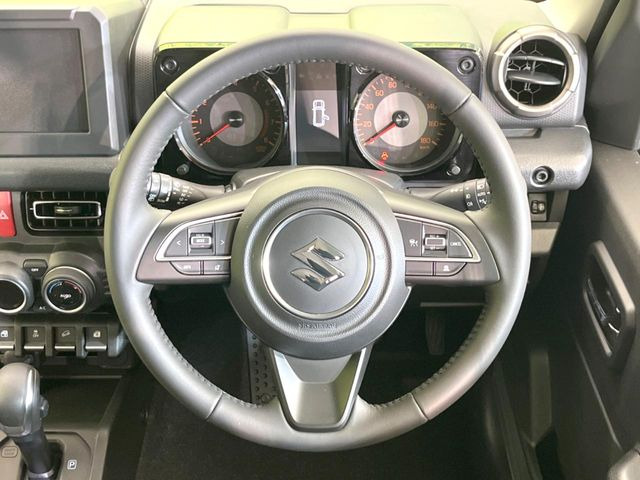 �y�����v�����X�e�A�����O�z�㎿�Ȋv���g�p���邱�ƂŁA��ɂ����������݂ƂĂ��^�]���₷���n���h���ł���