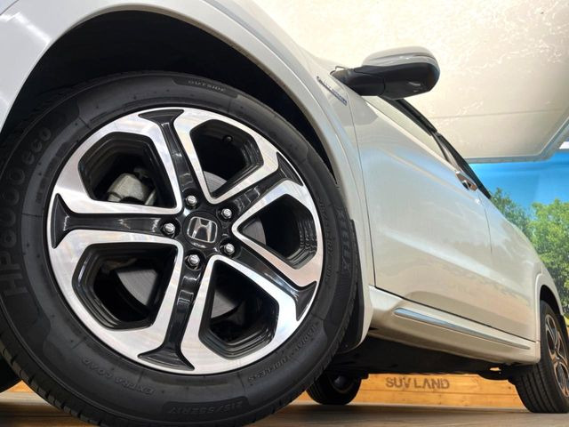 【純正17インチアルミホイール】外観にマッチした純正アルミホイールを装着しております。各種社外アルミホイールや、スタッドレスタイヤも取扱いしております。是非ご相談ください♪