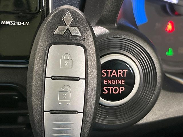 �y�I�y���[�V�����L�[�z�J�o����|�P�b�g�ɓ��ꂽ�܂܂ł��h�A�̎{���E�������\�ȃX�}�[�g�L�[�𑕔��B�G���W���̃I���E�I�t�����J�M�����o���K�v����������Ƃ��Ă��֗��ł���