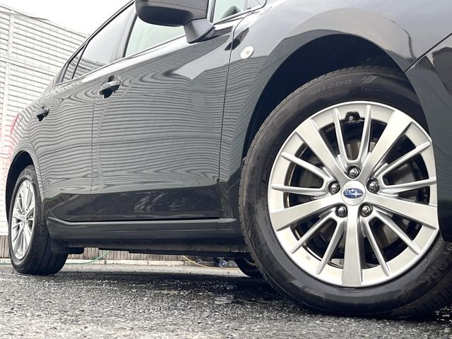 �y����16�C���`�A���~�z�C�[���z�O�ςɃ}�b�`���������A���~�z�C�[���𑕒����Ă���܂��B�e��ЊO�A���~�z�C�[����A�X�^�b�h���X�^�C�����戵�����Ă���܂��B���񂲑��k����������