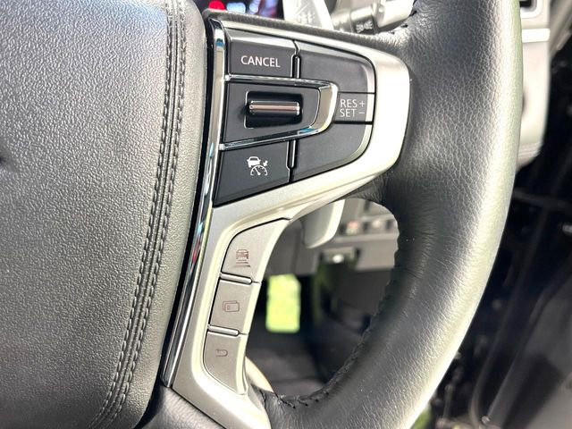 【レーダークルーズコントロール】高速道路での長距離走行が楽に!!自動で速度を保つクルーズコントロールが、衝突軽減システムと連携し、前方の車両を感知して車間を保つように速度調節してくれます!!