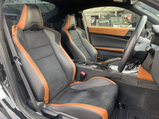 �y�n�[�t���U�[�V�[�g�z�������ƍ���S�n�𗼗������l�C�̃V�[�g���w�ʁE���ʂ̓X�G�[�h���ƂȂ��Ă���A���G��⊊��ɂ����ɗD��Ă��܂��B�C���╞���ɍ��E���ꂸ���K�ɂ���肢�������܂��B