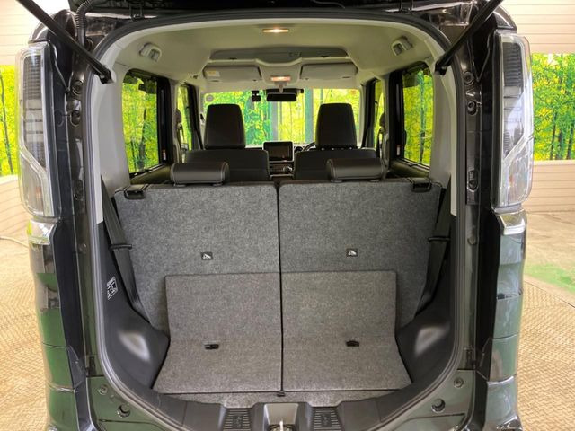 ���i�̂���������ʋ΁A���}���ɏ\���ȉ׎��X�y�[�X���m�ۂ��Ă���܂��B�Z�J���h�V�[�g��|���ƁA�傫�ȉו��̐ύڂ��\�ł���