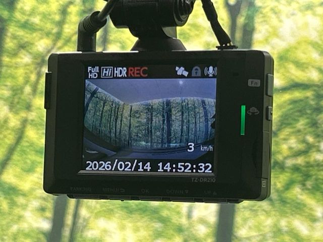 �y�h���C�u���R�[�_�[�z�h���C�u���R�[�_�[����!���s���͂������A������^�]�⎖�̂ɑ��������ہA�f���ŋL�^���A����̃��X�N�ɔ����܂��B���L�^�pSD�J�[�h�͂��q�l�����g�ł��������������K�v������܂��B