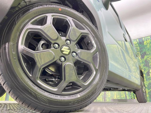 �y�����A���~�z�C�[���z�O�ςɃ}�b�`���������A���~�z�C�[���𑕒����Ă���܂��B�e��ЊO�A���~�z�C�[����A�X�^�b�h���X�^�C�����戵�����Ă���܂��B���񂲑��k����������