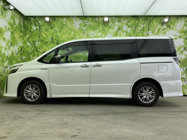 ヴォクシー1.8 ハイブリッド ZS 煌II