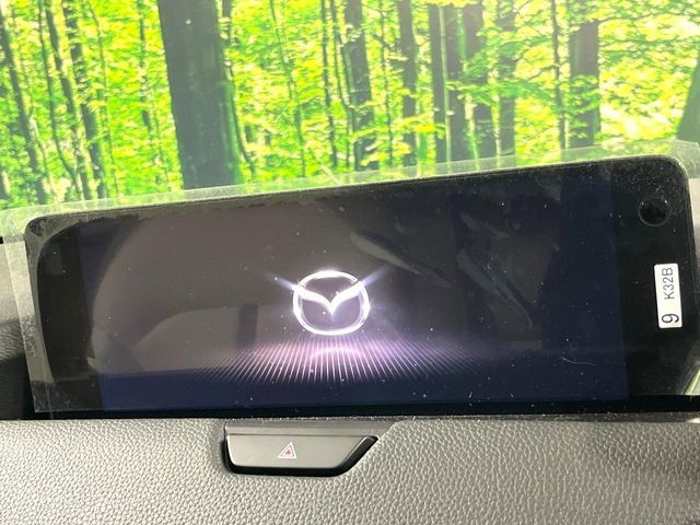 �y10.25�C���`�}�c�_�R�l�N�g�z�ԓ��̕��͋C�Ƀ}�b�`������^�f�B�X�v���C�B�X�}�z�ڑ��ł̃i�r�g�p��Bluetooth�Đ����A�l�X�ȋ@�\���y���߂܂��B�����I�ȃ_�C�������삪�\�ŁA�g��������ǍD�ł��B