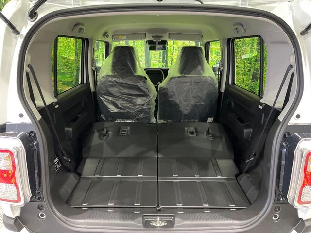 ���i�̂���������ʋ΁A���}���ɏ\���ȉ׎��X�y�[�X���m�ۂ��Ă���܂��B�Z�J���h�V�[�g��|���ƁA�傫�ȉו��̐ύڂ��\�ł���