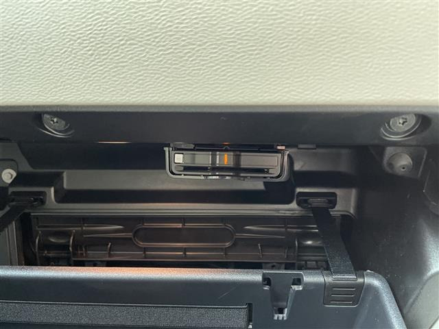 XC40B4 AWD インスクリプション 4WD