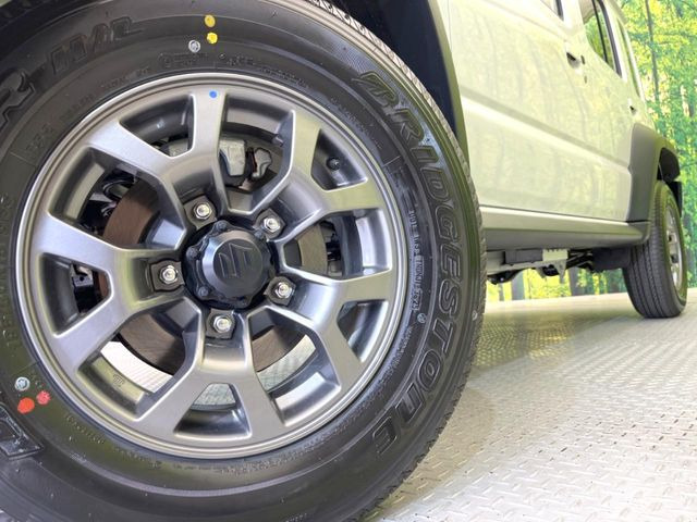 �y�����A���~15�C���`�z�C�[���z�O�ςɃ}�b�`���������A���~�z�C�[���𑕒����Ă���܂��B�e��ЊO�A���~�z�C�[����A�X�^�b�h���X�^�C�����戵�����Ă���܂��B���񂲑��k����������