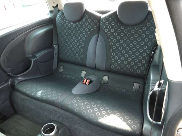 �Z�u���ƌ����΂�����̐�p�f�U�C���̃V�[�g�A�����Ԃł����ʊ��͑厖�ł���