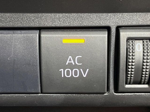 �y�A�N�Z�T���[�R���Z���g�z�L�����v��X�|�[�c�A�A�E�g�h�A�ł̃A�N�e�B�r�e�B�͂������A�ЊQ�E��d�̍ۂɏ����ɂ��Ȃ�AC100V�R���Z���g�𑕔���P�[�^�C��^�u���b�g�A�Q�[���@��̏[�d�ɂ�