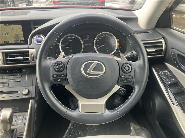 IS300h バージョンL 4WD