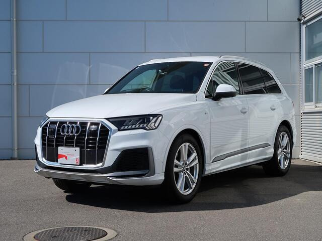 Q755 TFSI クワトロ Sライン 4WD