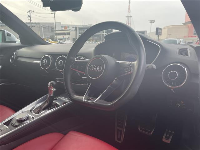 TTSクーペ2.0 TFSI クワトロ 4WD