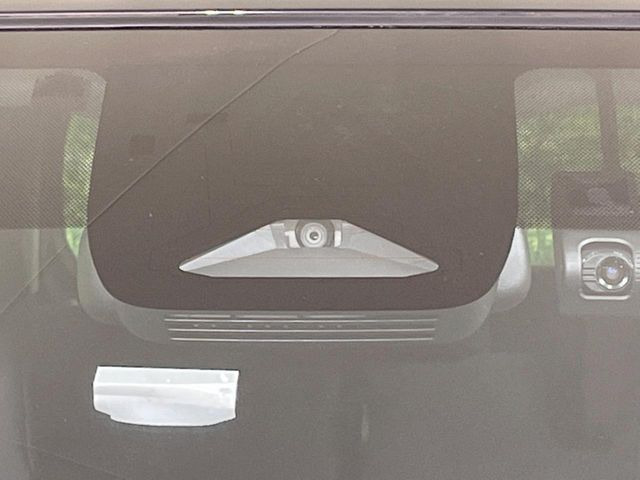 【トヨタセーフティセンス】走行中に前方の車両等を認識し、衝突しそうな時は警報とブレーキで衝突回避と被害軽減をアシスト。より安全にドライブをお楽しみいただけます。