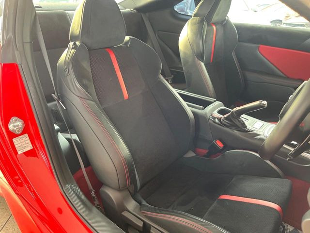 �y�n�[�t���U�[�V�[�g�z�������ƍ���S�n�𗼗������l�C�̃V�[�g���w�ʁE���ʂ̓X�G�[�h���ƂȂ��Ă���A���G��⊊��ɂ����ɗD��Ă��܂��B�C���╞���ɍ��E���ꂸ���K�ɂ���肢�������܂��B