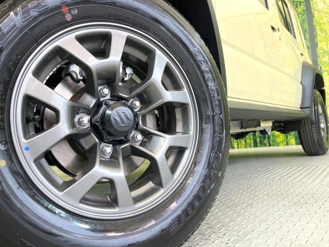 �y�����A���~15�C���`�z�C�[���z�O�ςɃ}�b�`���������A���~�z�C�[���𑕒����Ă���܂��B�e��ЊO�A���~�z�C�[����A�X�^�b�h���X�^�C�����戵�����Ă���܂��B���񂲑��k����������