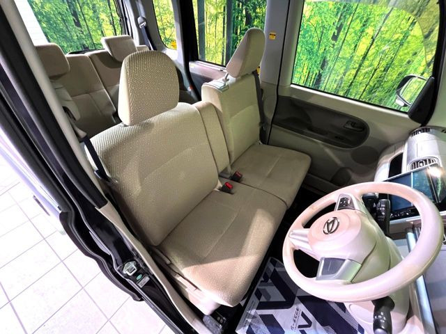 運転席シート廻りは使用感も少なく、良好な状態となっています。丁寧に使われていたことがよくわかりますね。