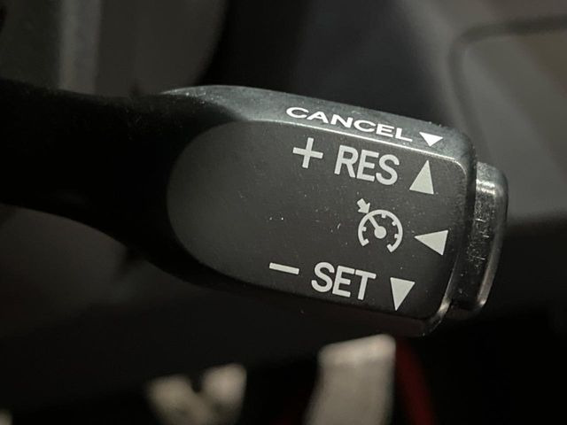 �y�N���[�Y�R���g���[���z�������H�����N���N���s�B�A�N�Z���𗣂��Ă���葬�x�ő��s���ł��A�������^�]���̕��S���y��!�����E�������ȒP�ȃX�C�b�`����Œ����ł��܂��B