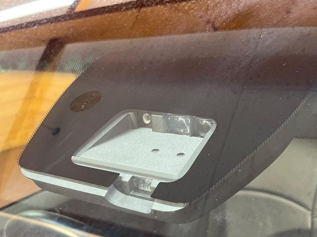 �y�O�He-Assist�z���s���ɑO���̎ԗ�����F�����A�Փ˂������Ȏ��͌x��ƃu���[�L�ŏՓˉ���Ɣ�Q�y�����A�V�X�g�B�����S�Ƀh���C�u�����y���݂��������܂��B