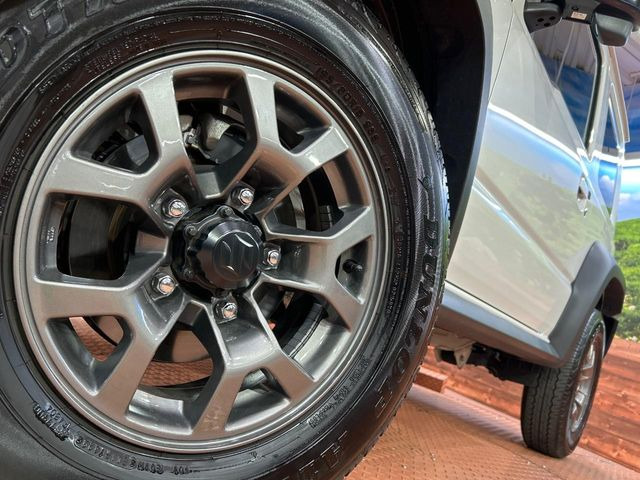 �y����15�C���`�A���~�z�C�[���z�O�ςɃ}�b�`���������A���~�z�C�[���𑕒����Ă���܂��B�e��ЊO�A���~�z�C�[����A�X�^�b�h���X�^�C�����戵�����Ă���܂��B���񂲑��k����������